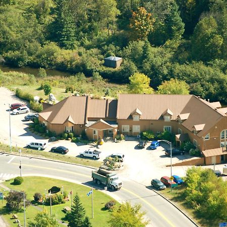 Hotel Alila Saint-Sauveur-des-Monts Buitenkant foto